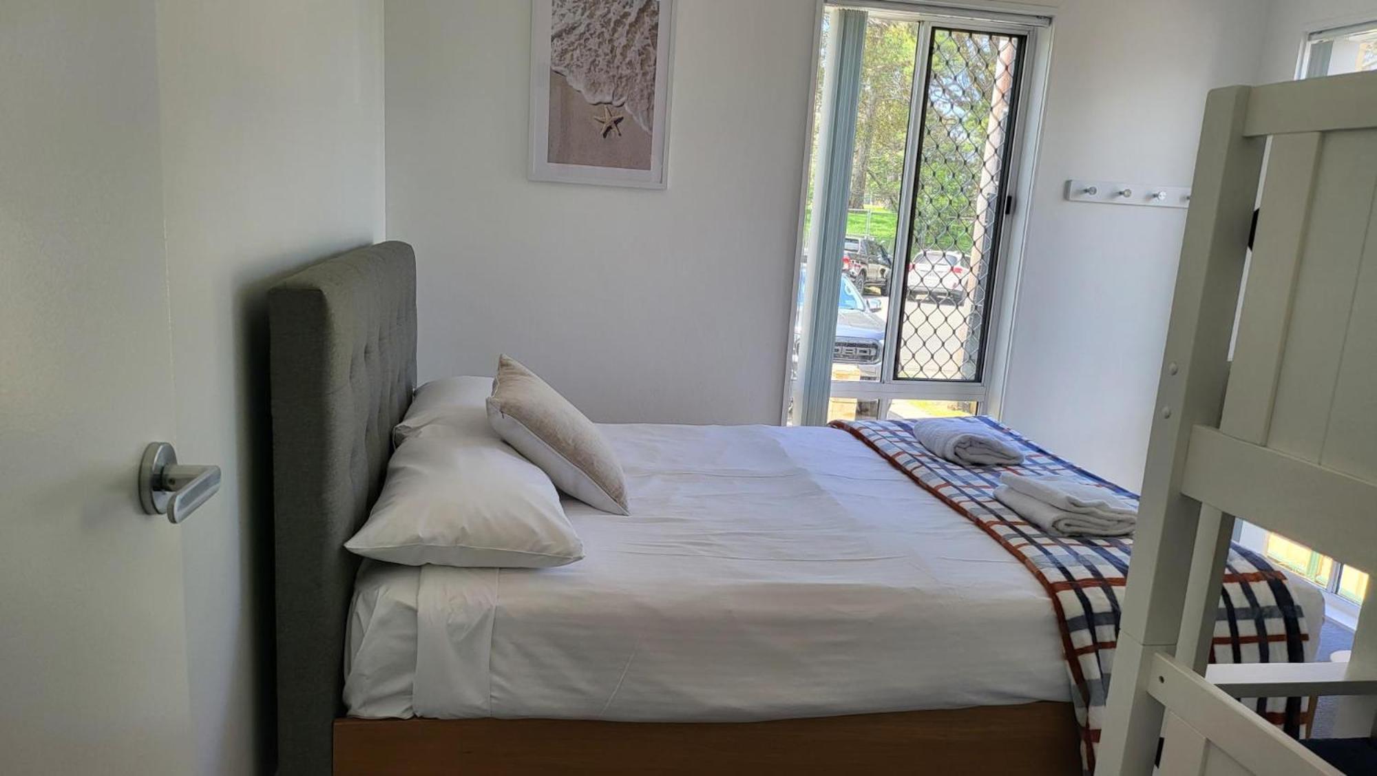 Husky 19 Beautifully Appointed Apartments - Great Location - In The Heart Of Husky Huskisson Exterior photo